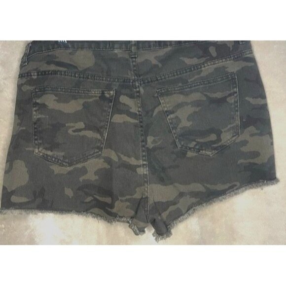 Camoflage Khaki Denim High-Waisted Distressed Frayed Hem Cut Off Shorts Size 12 - Picture 10 of 12